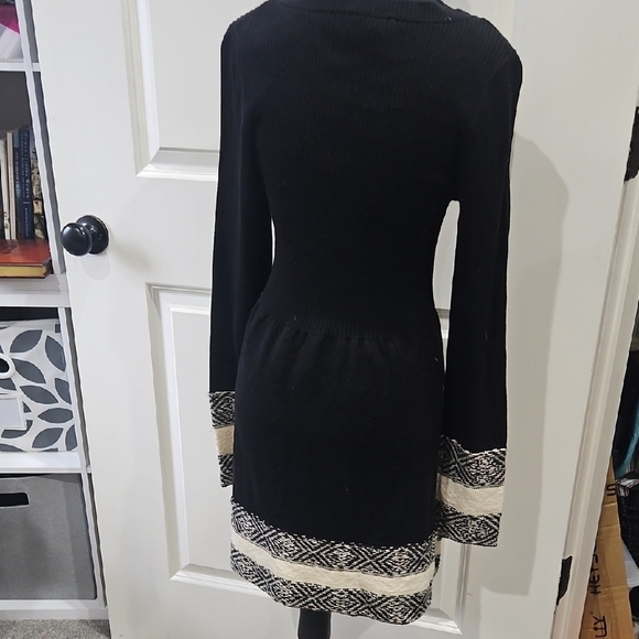 Cloud Chaser Black and Cream Long Sleeve Dress - Picture 7 of 8